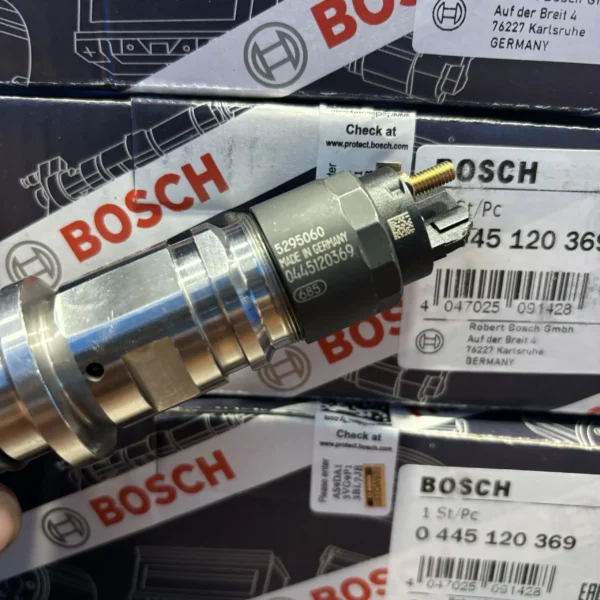Bosch 0 445 120 369 Recon Common Rail Injector - Image 3